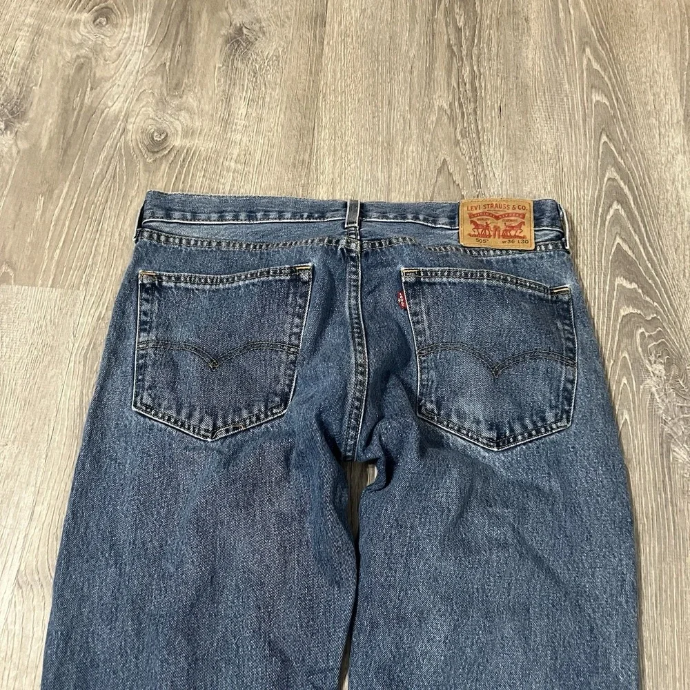Levi's 505 Straight Leg Men's Worn Medium Wash Mid Rise Jeans‎ 36x29